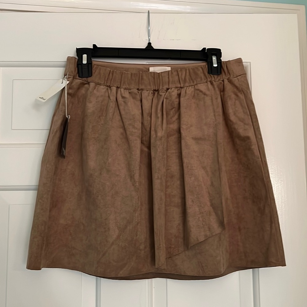 Aritzia Wilfred free nescher suede skirt in camel size L